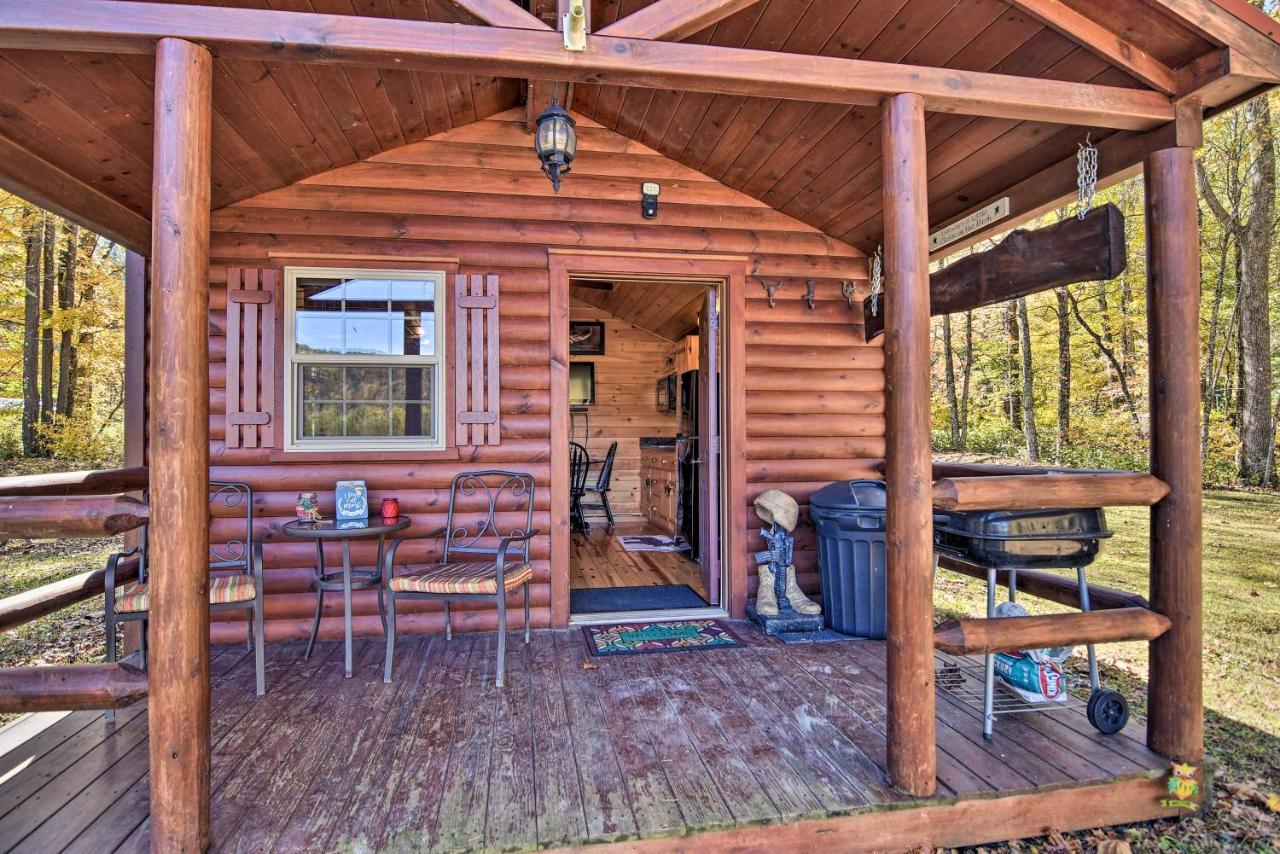 Rural Cabin Hideaway With Fire Pit And Mtn Views! Parsons Eksteriør bilde
